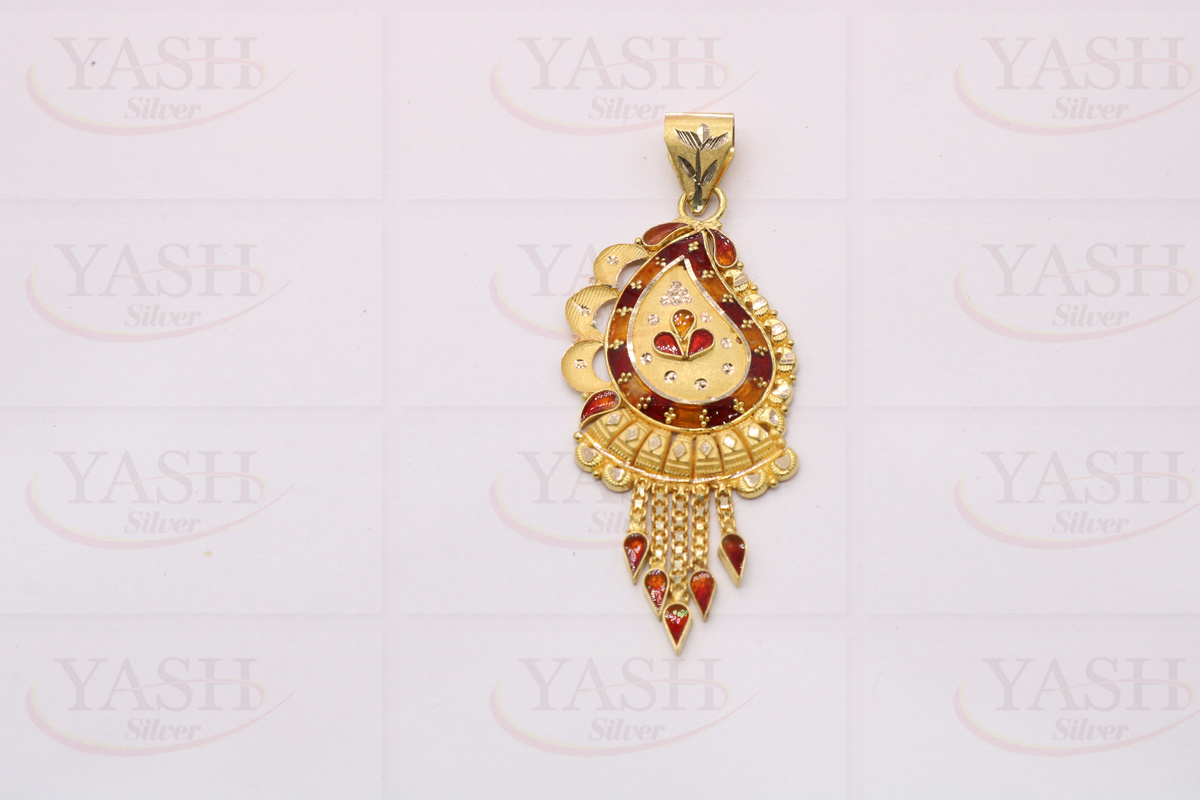 single kunda gold pendant